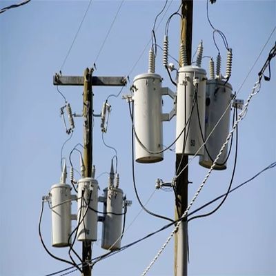 Voltage primaire 2,4 kV 34,5 kV 50/60 Hz Fréquence 10 kVA 167 kVA Transformateur monophasique